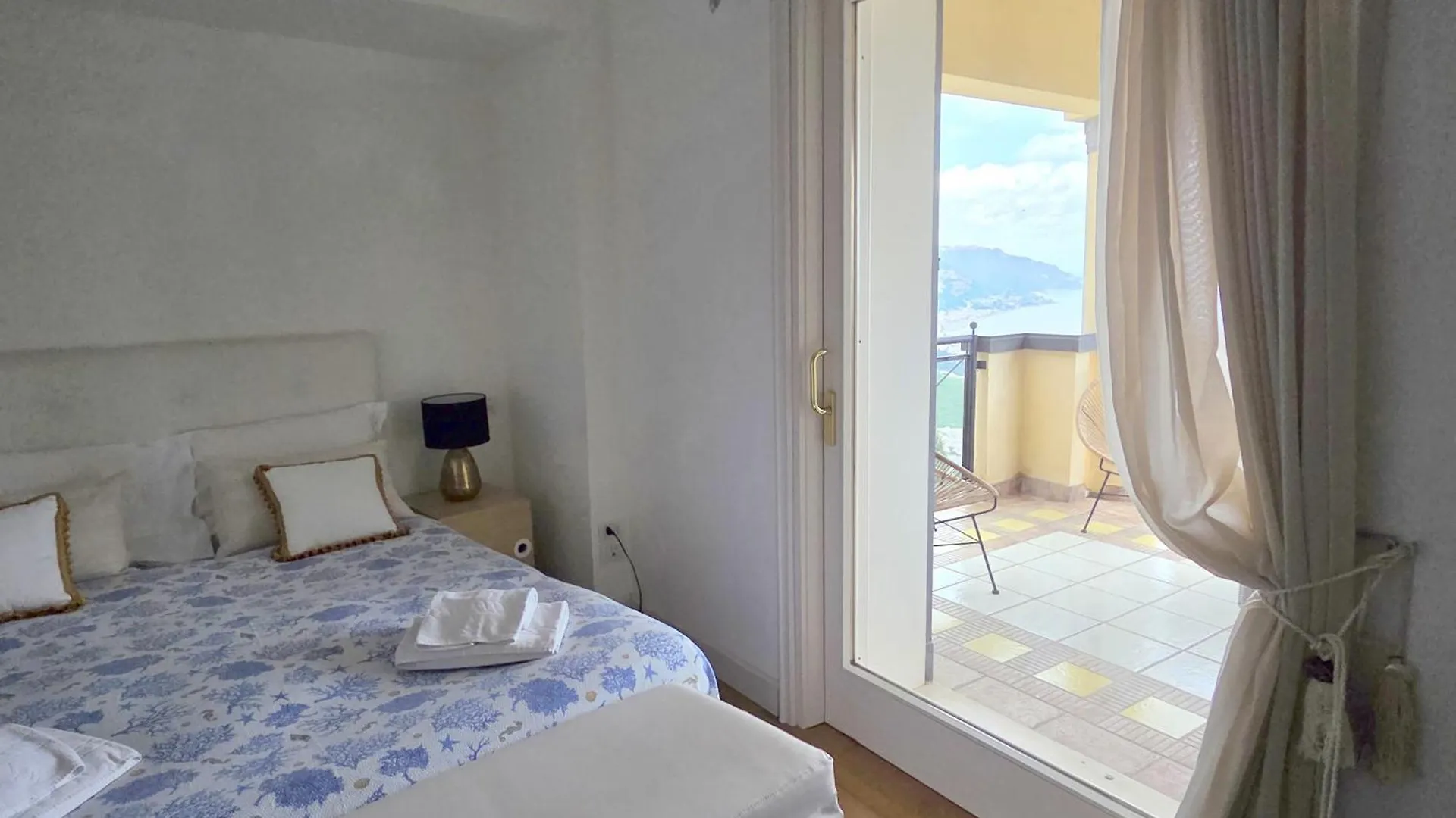 Taormina Ibiscus Apartment By Taormina Holidays איטליה